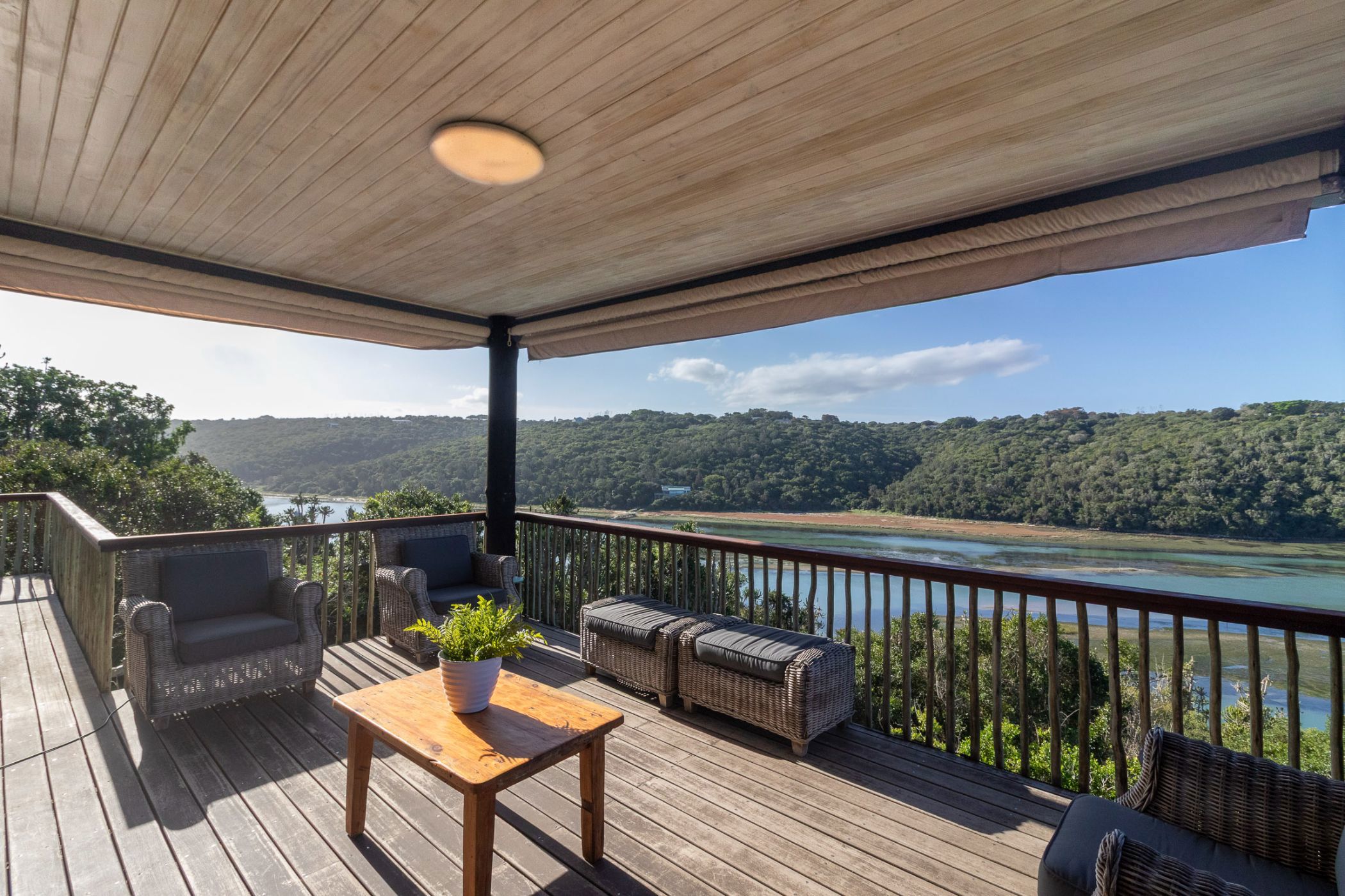 Security estate home to rent in Boesmansriviermond - 1KO1702778