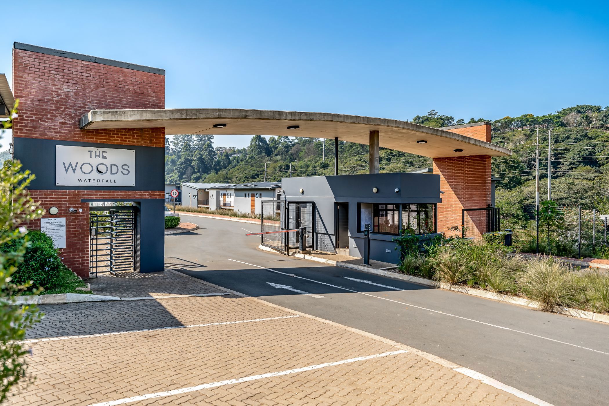 Apartment for sale in Waterfall, Upper Highway - 1KF1704581