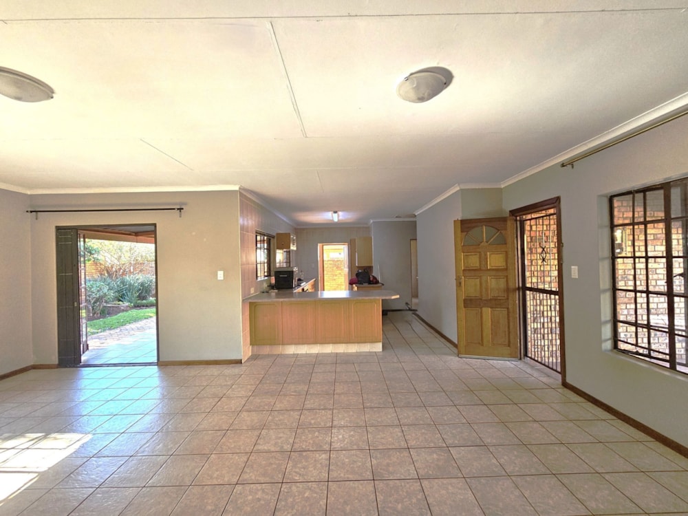 Security complex home for sale in Melodie - 1HR1712237