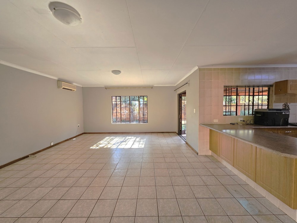 Security complex home for sale in Melodie - 1HR1712237