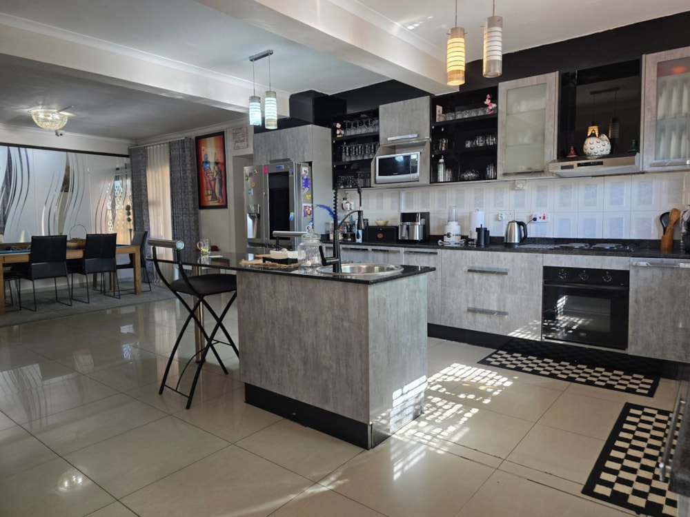 House let in Block 10, Botswana - 3BO1705050 House let in Block 10, Botswana - 3BO1705050