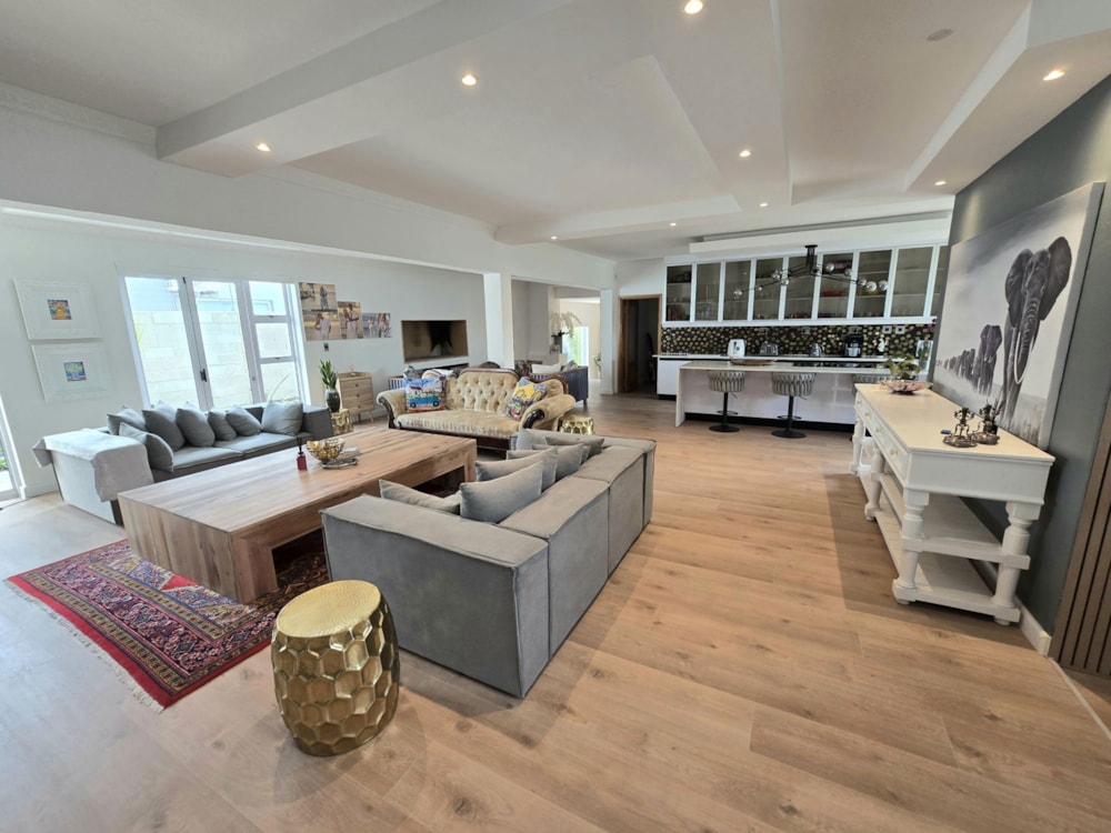 House sold in Vineta, Namibia - 3NM1703180