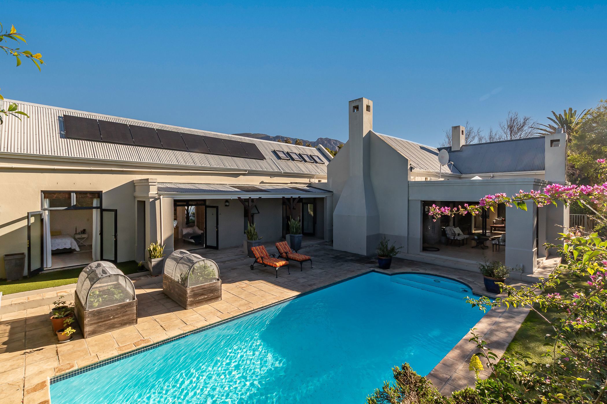 House sold in Constantia, Cape Town - KW1705093