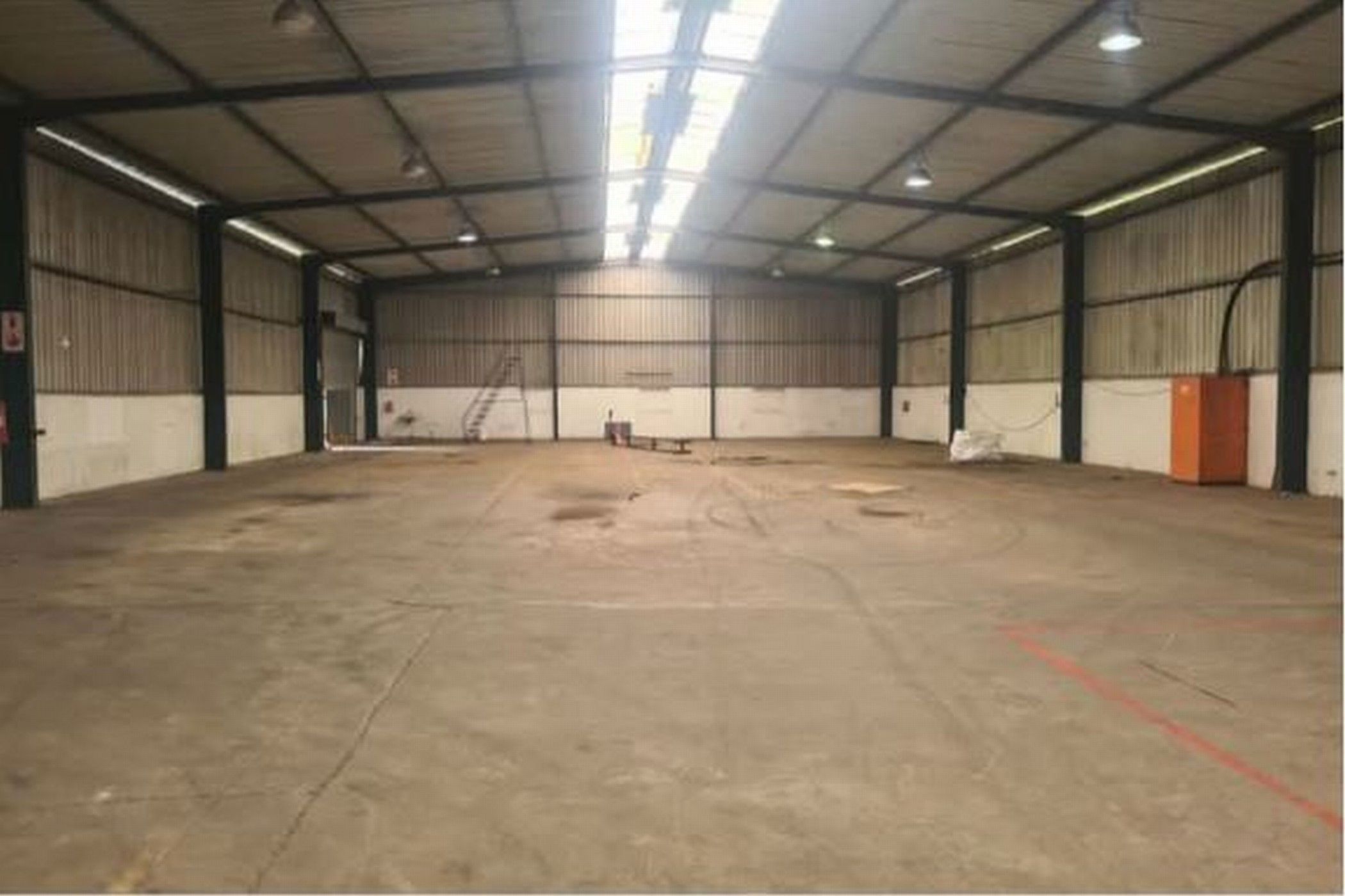 Commercial industrial property to rent in Lower Illovo - 1WB1703299