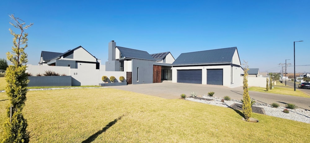 House for sale in Midstream Estate - CN1704531 House for sale in Midstream Estate - CN1704531