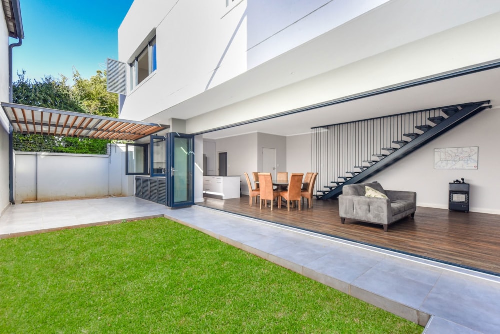 Townhouse for sale in Sandown, Sandton - HP1705136 Townhouse for sale in Sandown, Sandton - HP1705136