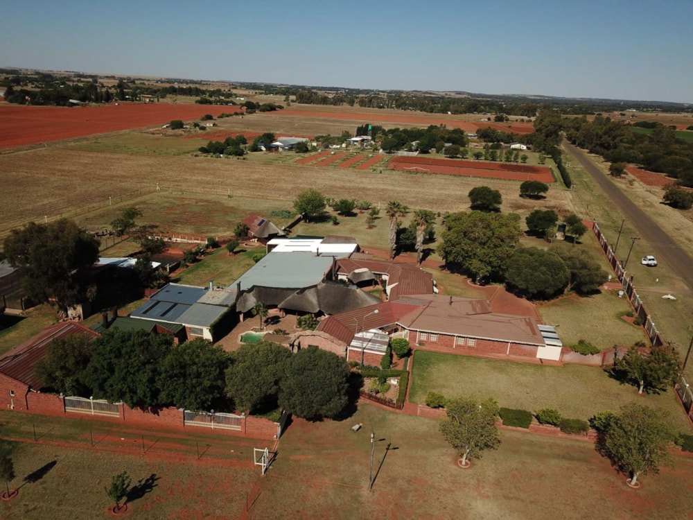 Smallholding for sale in Bains Vlei - 1BX1705188 Smallholding for sale in Bains Vlei - 1BX1705188