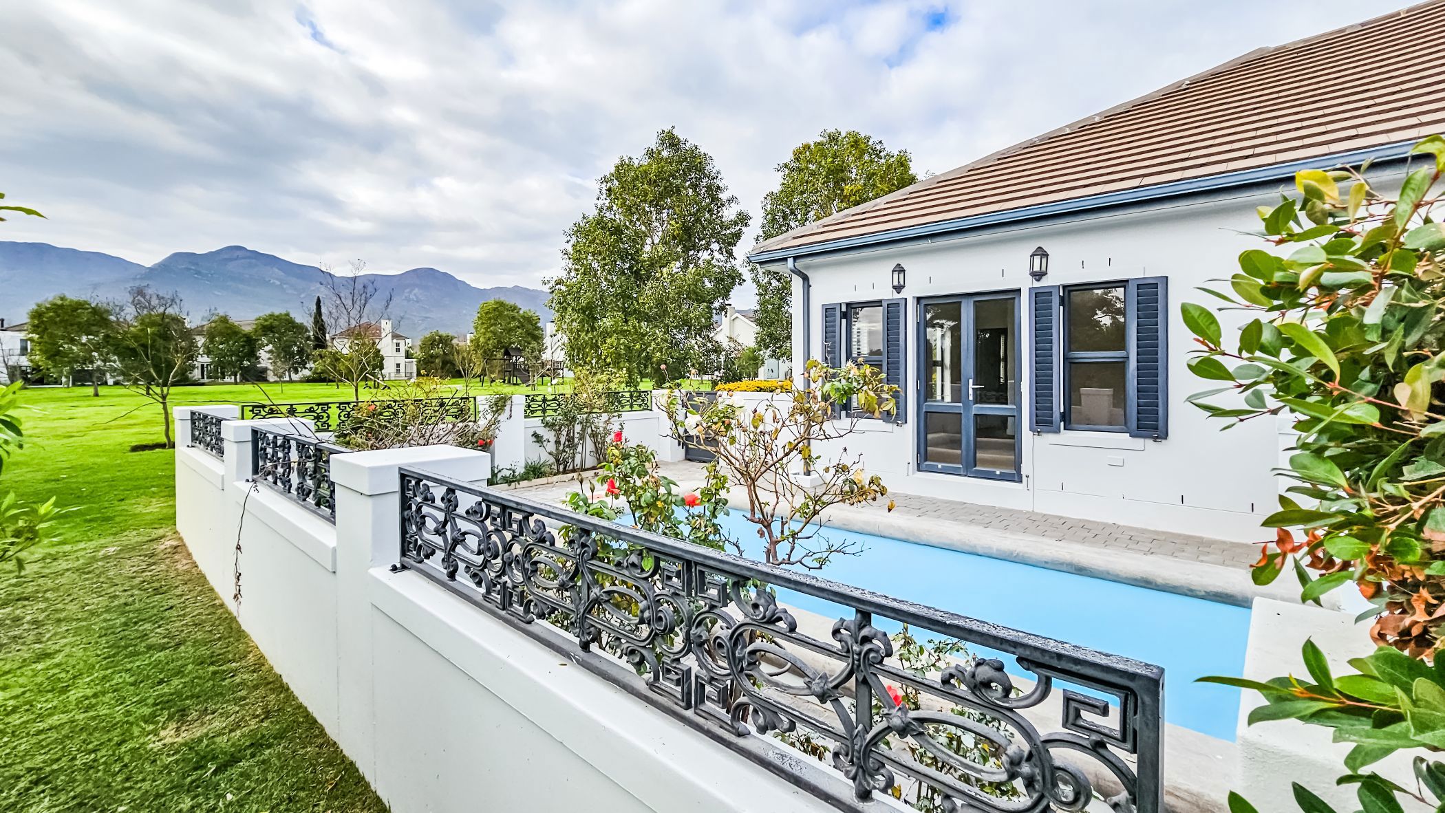 Security estate home let in Val de Vie Estate - VLV1704352