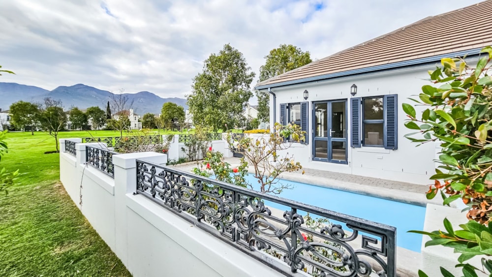 Security estate home let in Val de Vie Estate - VLV1704352 Security estate home let in Val de Vie Estate - VLV1704352