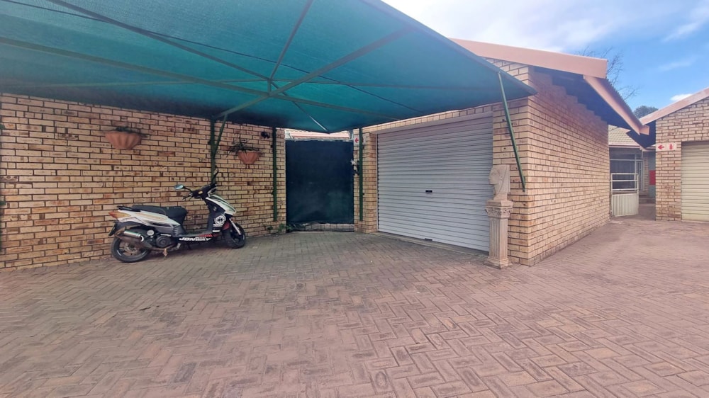 Townhouse for sale in Vanderbijlpark CW 3 - 1VT1703373