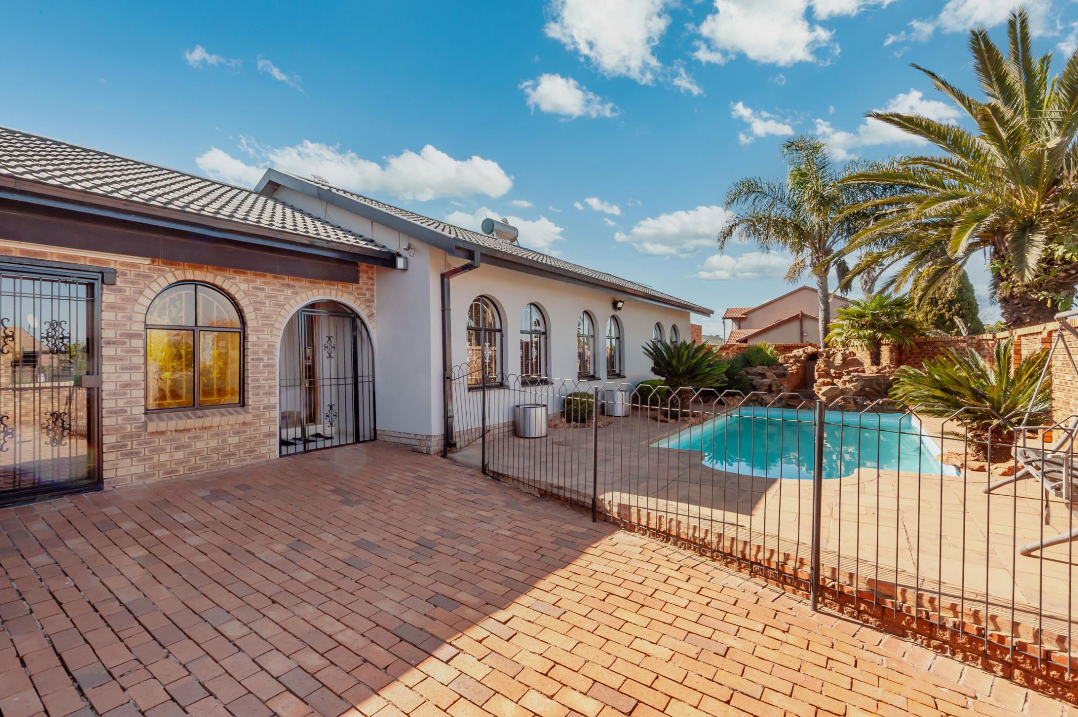 House for sale in Lenasia South - 1GV1704950