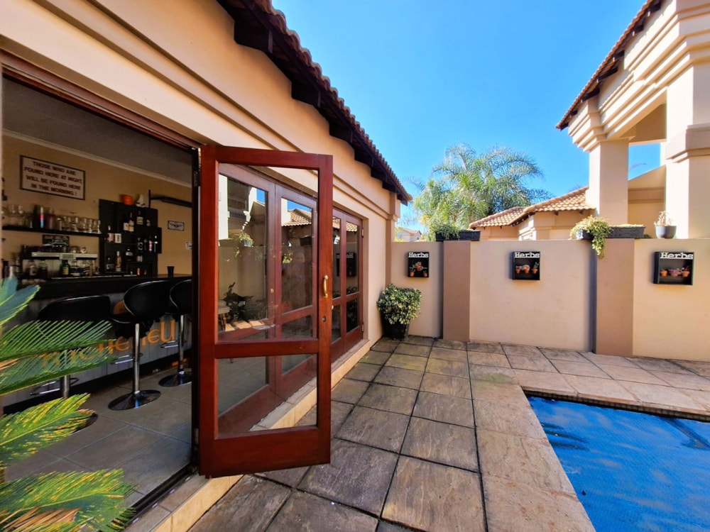 House for sale in Midstream Estate - CN1704332 House for sale in Midstream Estate - CN1704332