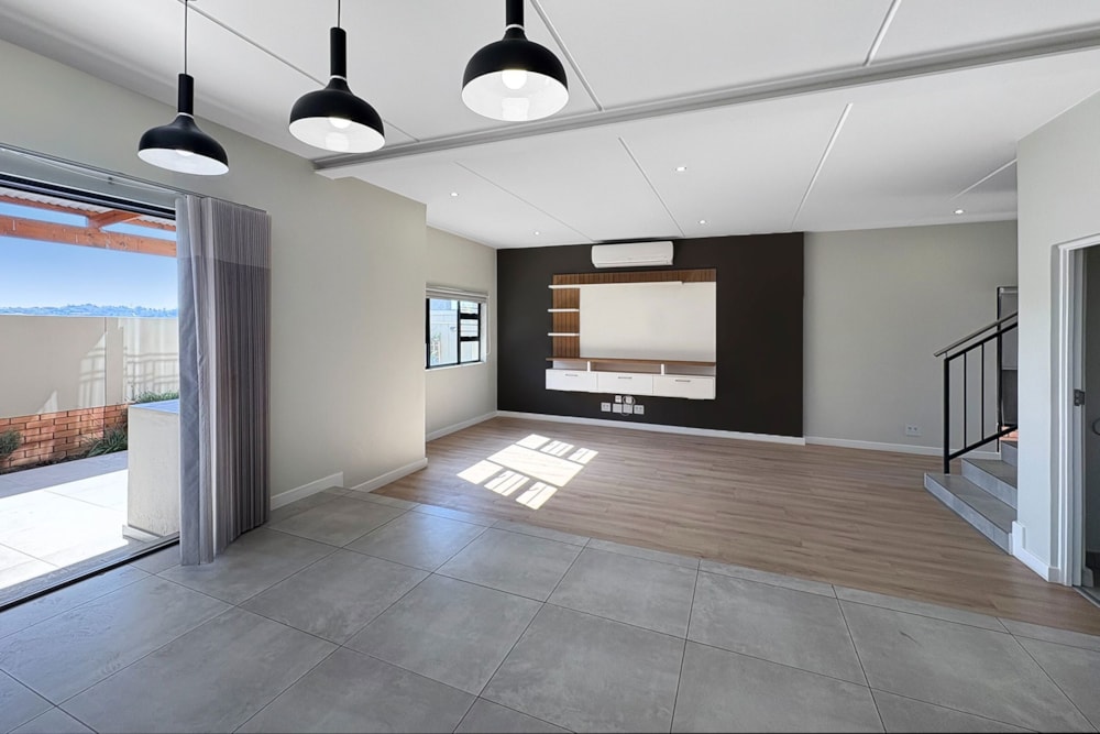 Double-storey cluster for sale in Kyalami AH - MR1705080