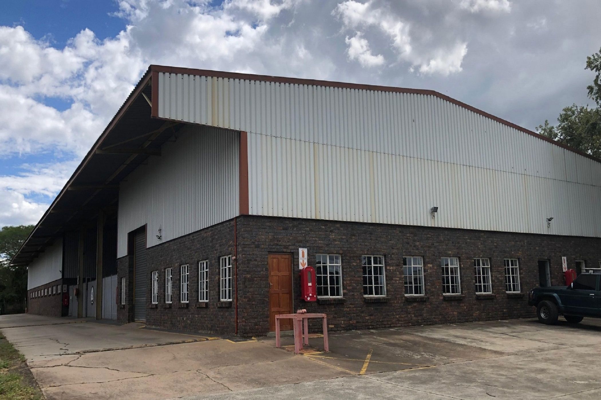 Commercial industrial property to rent in Vintonia - 1NS1705644