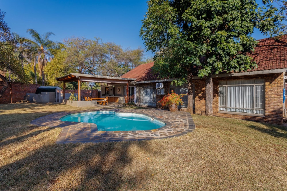 House for sale in Hoedspruit - 1HS1704802 House for sale in Hoedspruit - 1HS1704802
