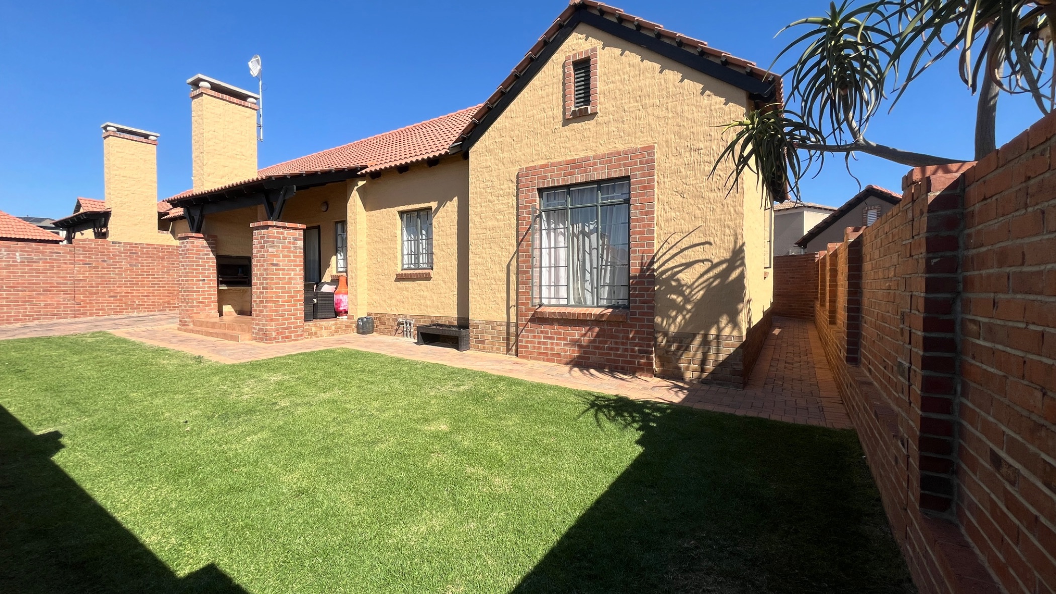 Security estate home for sale in Bendor - 1PS1703484