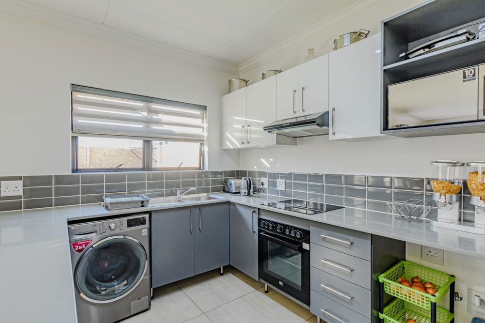 Security estate home for sale in Thatchfield - CN1706023 Security estate home for sale in Thatchfield - CN1706023