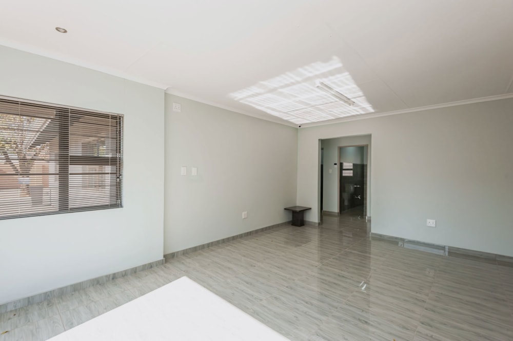 Commercial Building to rent in Lenasia - 1GV1702927 Commercial Building to rent in Lenasia - 1GV1702927