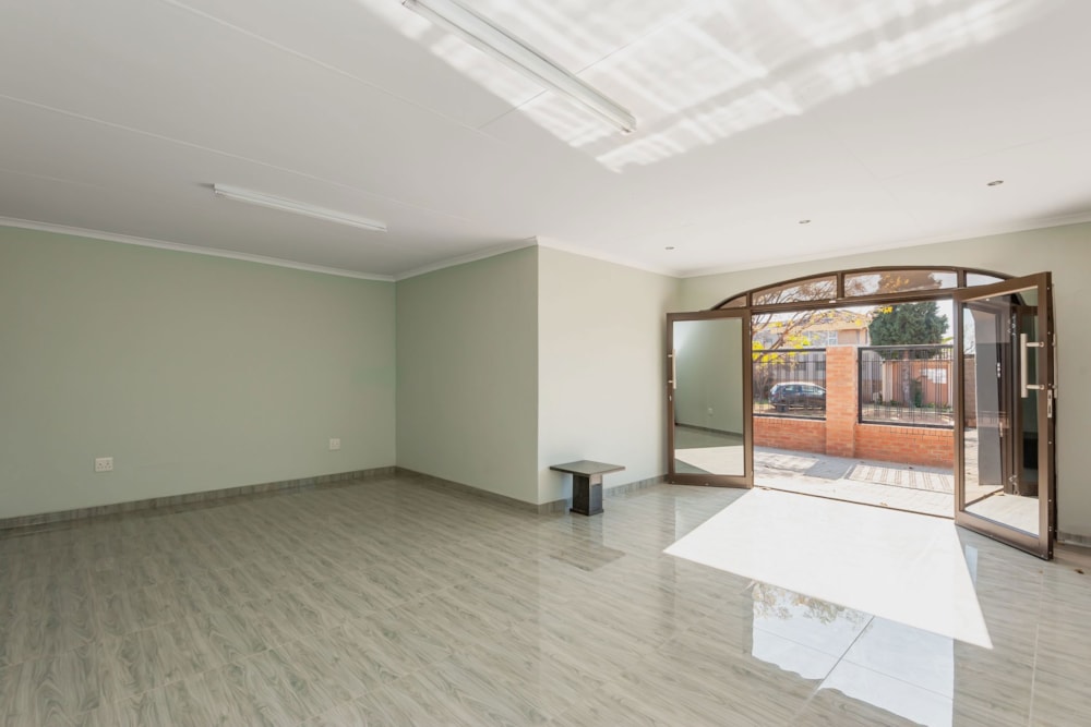 Commercial Building to rent in Lenasia - 1GV1702927 Commercial Building to rent in Lenasia - 1GV1702927