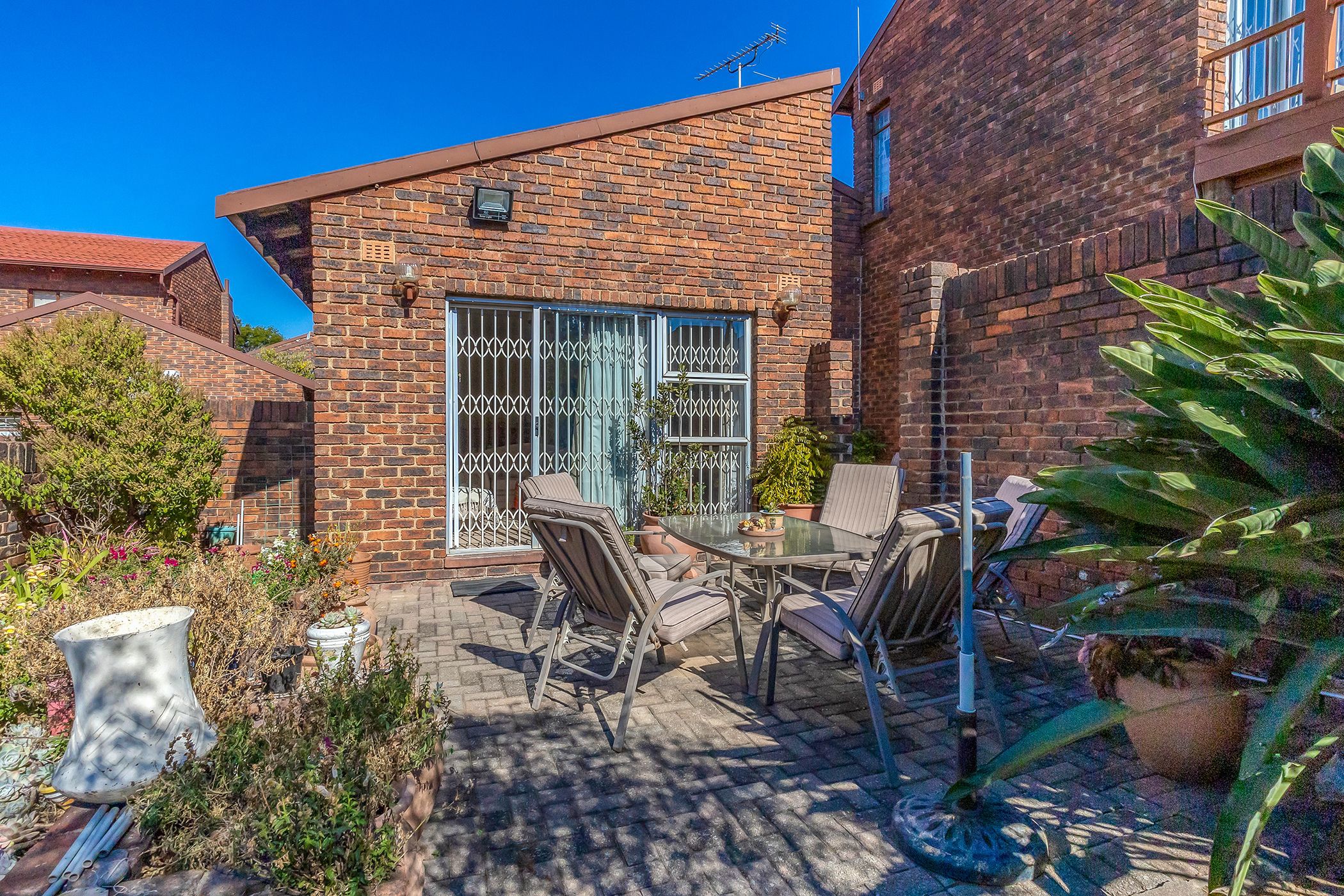 Townhouse for sale in Bromhof - RAN1703889