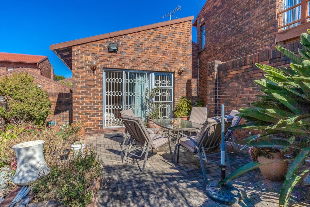 Townhouse for sale in Bromhof - RAN1703889