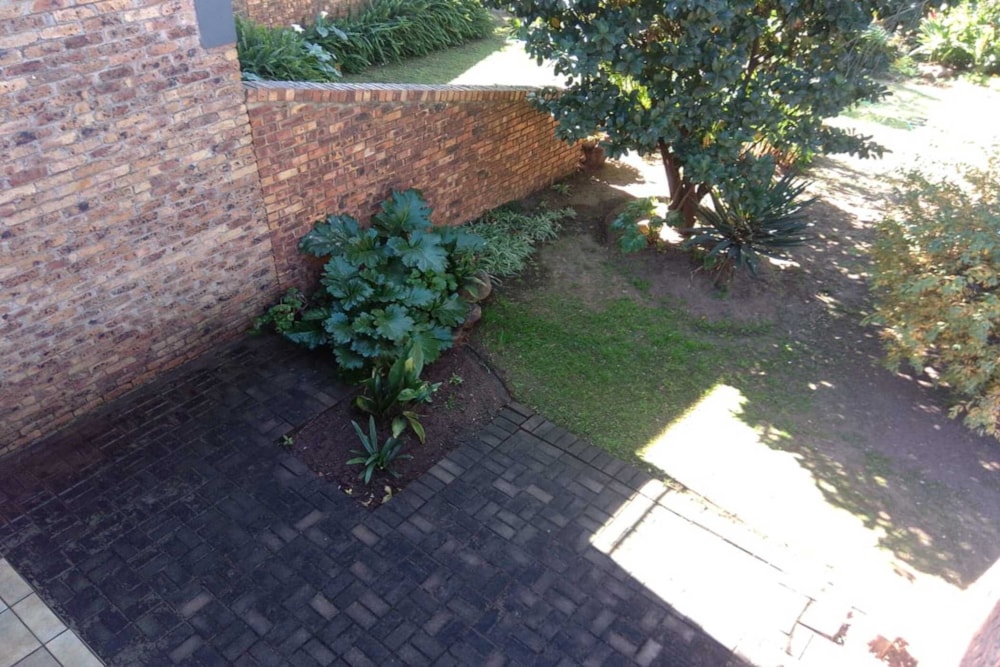 Townhouse for sale in Middelburg Central (Mpumalanga Central)  - 1MD1700053