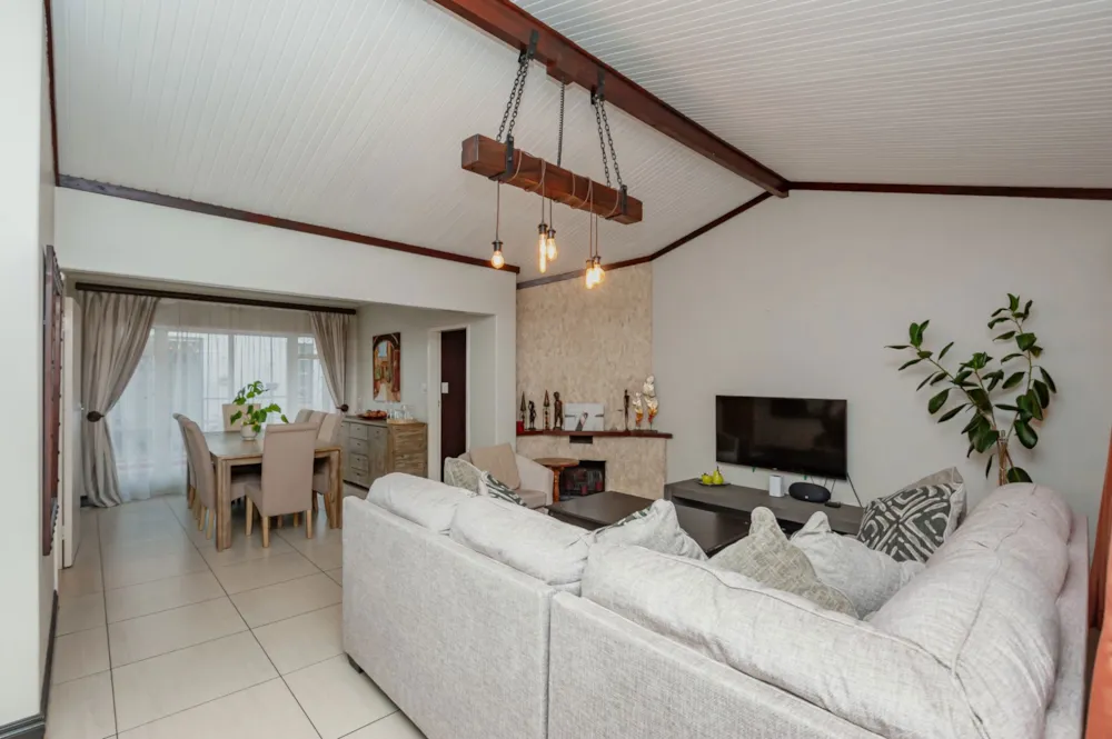 House for sale in The Hill, Johannesburg - 1GV1701417