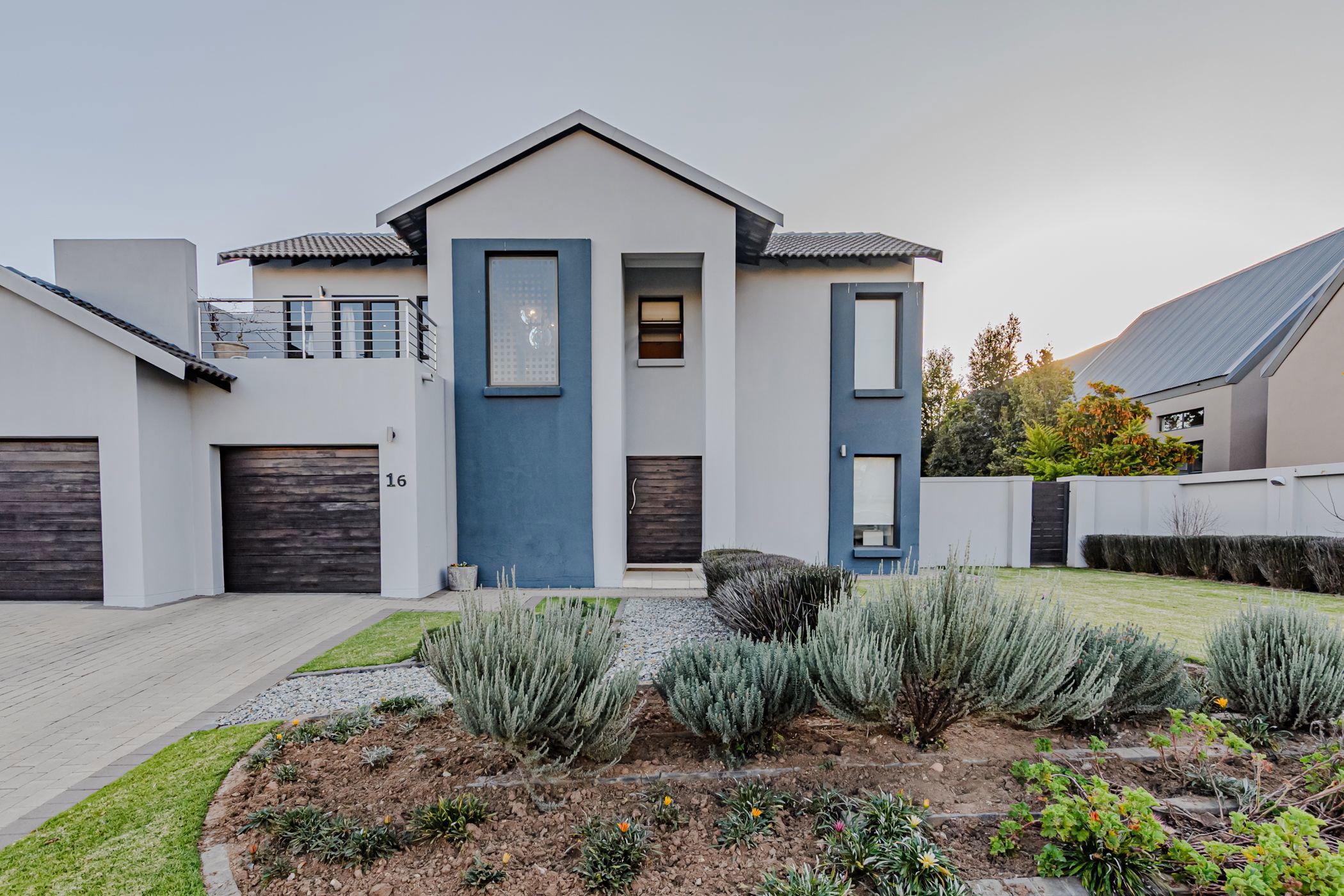 Security estate home for sale in Midstream Estate - CN1704406