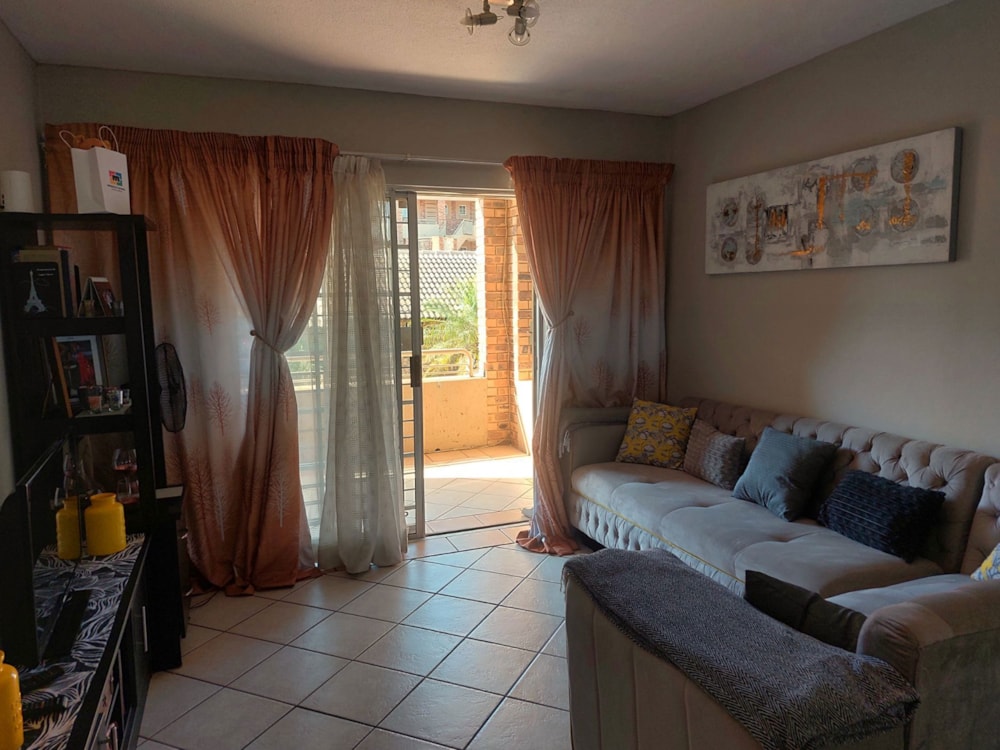 Apartment for sale in Die Hoewes - CN1702978