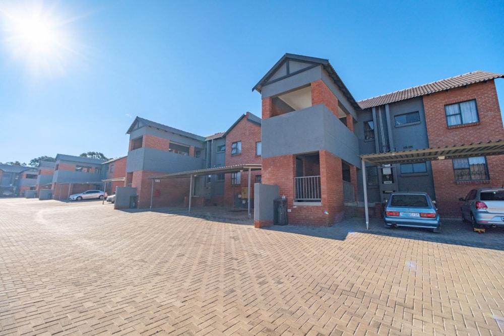 Apartment for sale in Ruimsig - RAN1704036 Apartment for sale in Ruimsig - RAN1704036