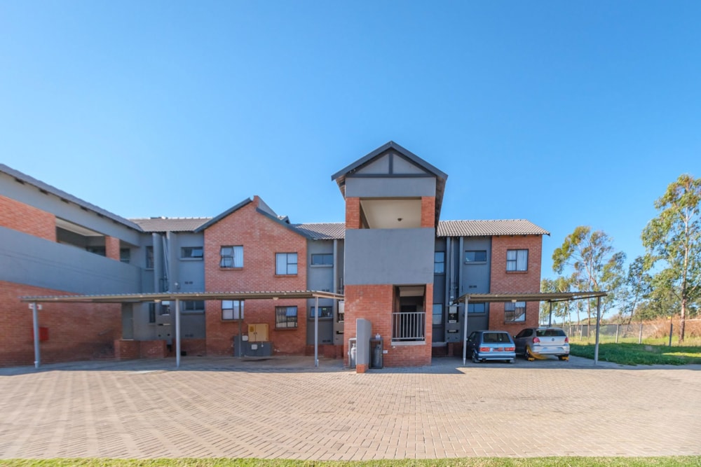 Apartment for sale in Ruimsig - RAN1704036 Apartment for sale in Ruimsig - RAN1704036