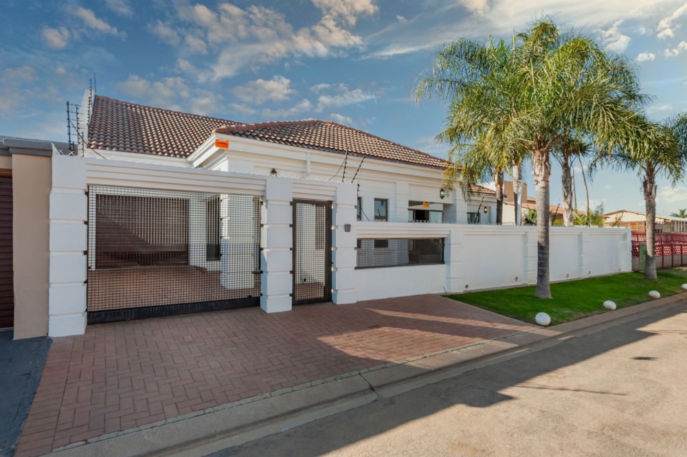 House for sale in Eldorado Park - 1GV1702160 House for sale in Eldorado Park - 1GV1702160