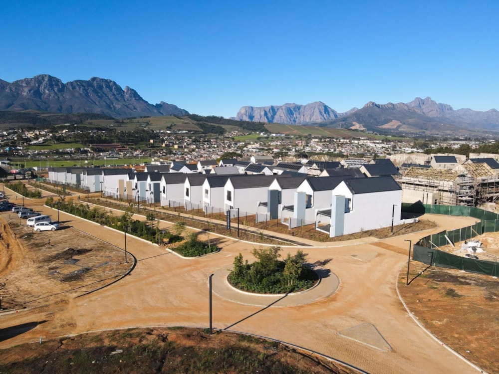 Townhouse for sale in Newinbosch - ST1702865 Townhouse for sale in Newinbosch - ST1702865