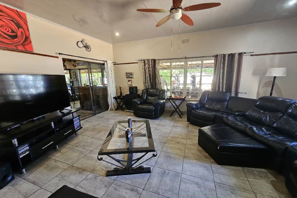 House for sale in Hillcrest, Zimbabwe - 3ZB1702708 House for sale in Hillcrest, Zimbabwe - 3ZB1702708