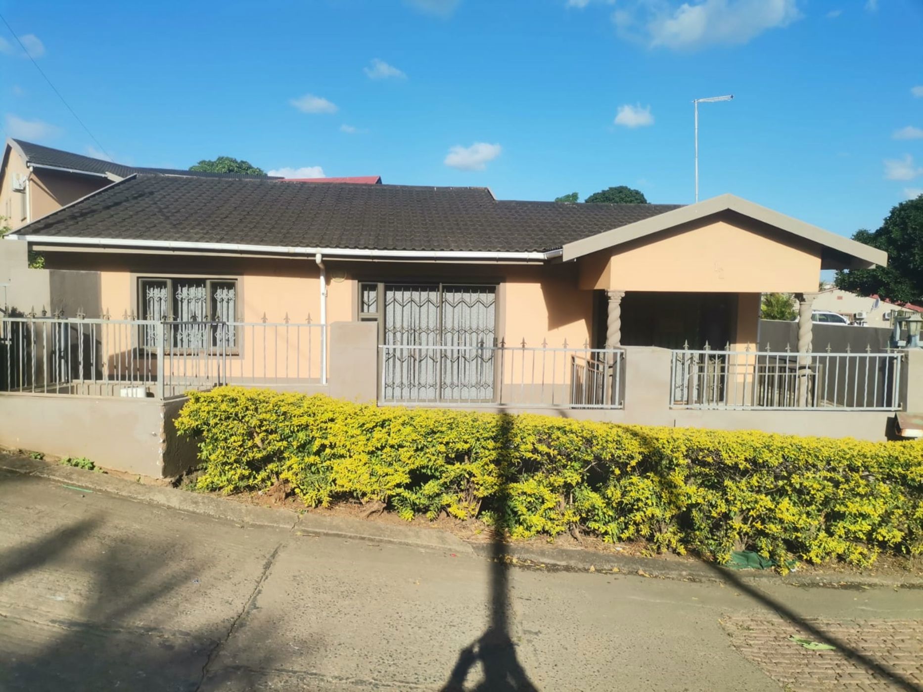 House for sale in Stonebridge - 1DA1702804