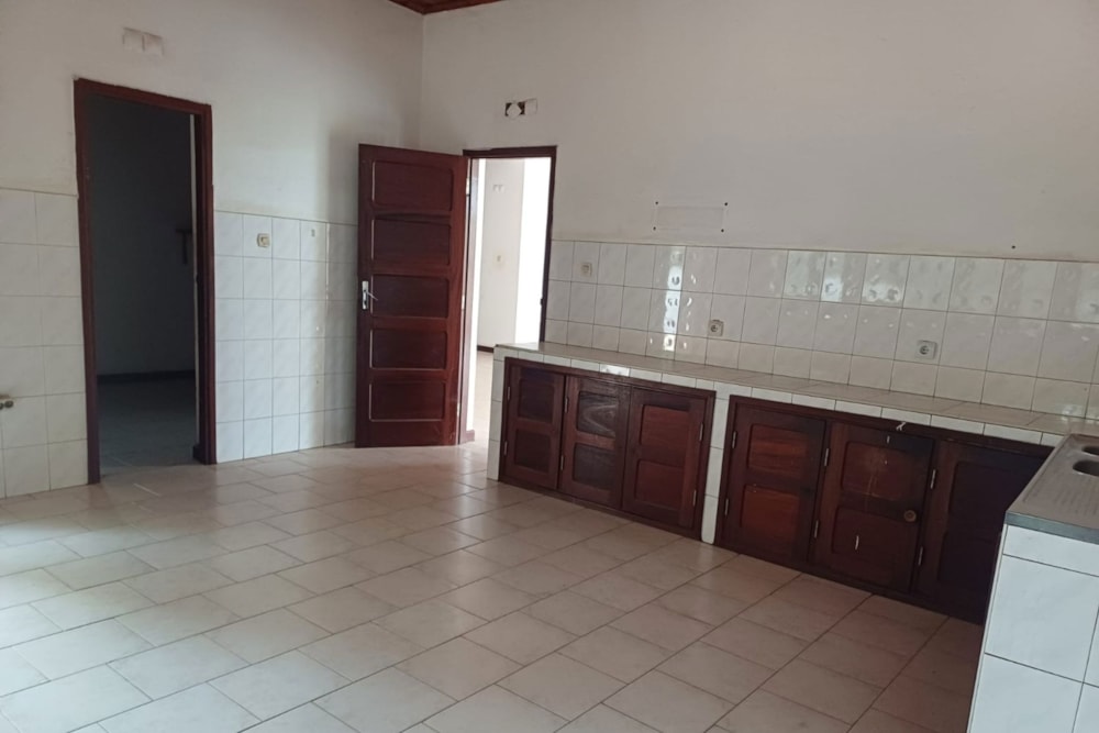 House for sale in Tete, Tete, Mozambique - 3MQ1702826