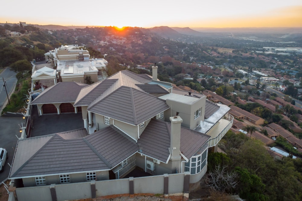 Double-storey house for sale in Constantia Kloof - RAN1703343 Double-storey house for sale in Constantia Kloof - RAN1703343