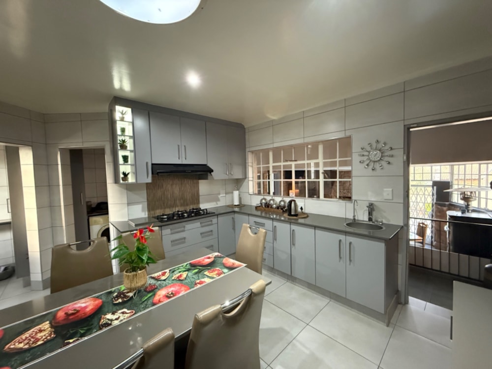 House for sale in Geelhout Park - 1RU1702989 House for sale in Geelhout Park - 1RU1702989