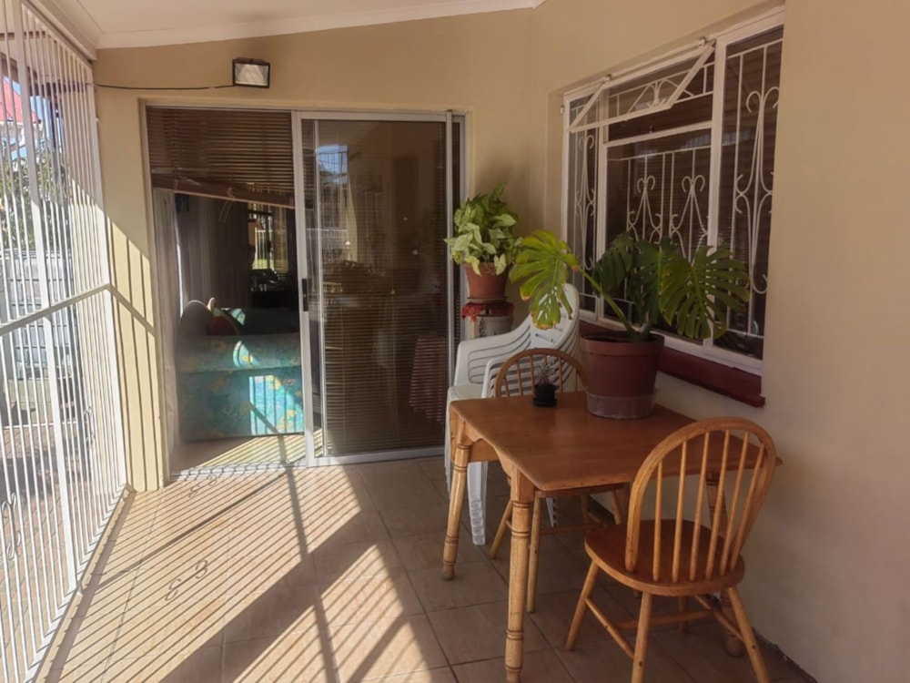 House sold in Toekomsrus, Oudtshoorn - 1OU1703818 House sold in Toekomsrus, Oudtshoorn - 1OU1703818