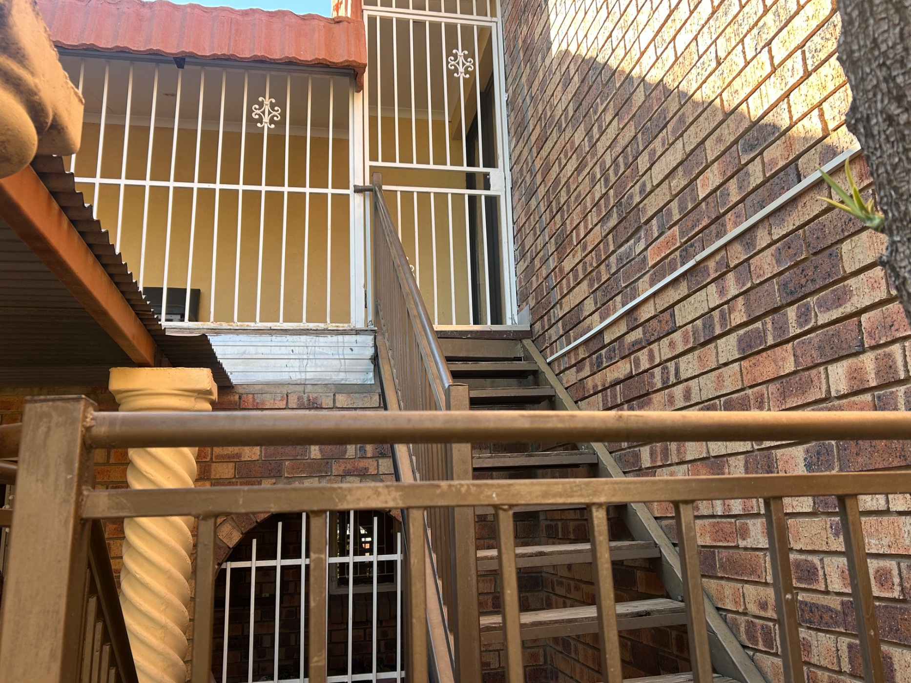 Apartment let in West End , Kimberley - 1KJ1703133