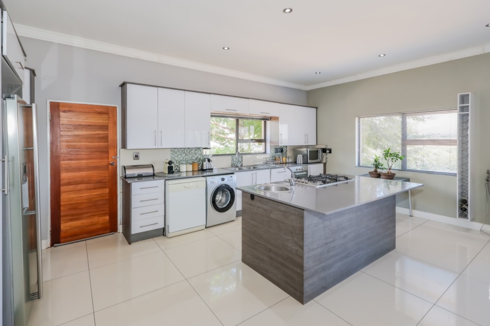 Security estate home to rent in Magalies Golf Estate - 1HR1746786 Security estate home to rent in Magalies Golf Estate - 1HR1746786