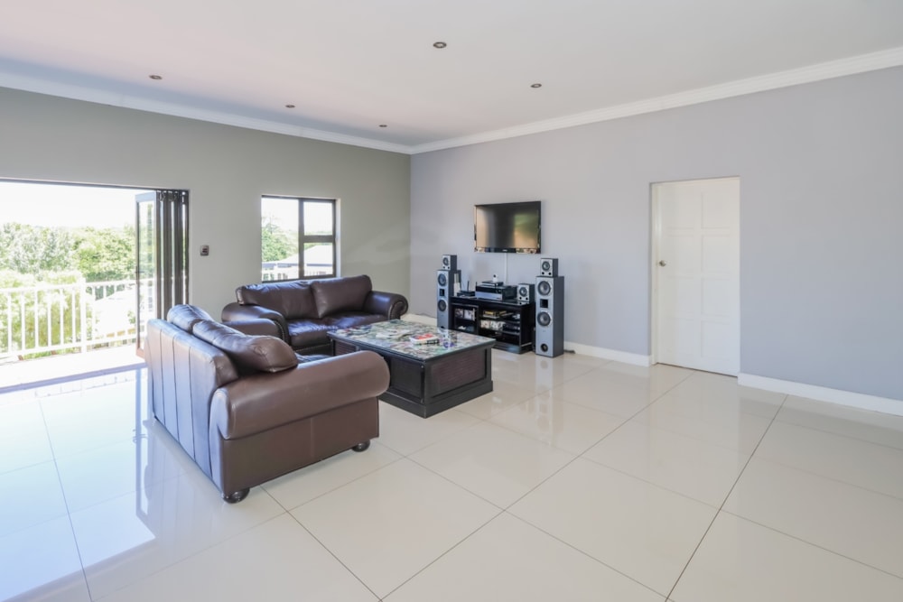 Security estate home to rent in Magalies Golf Estate - 1HR1746786 Security estate home to rent in Magalies Golf Estate - 1HR1746786