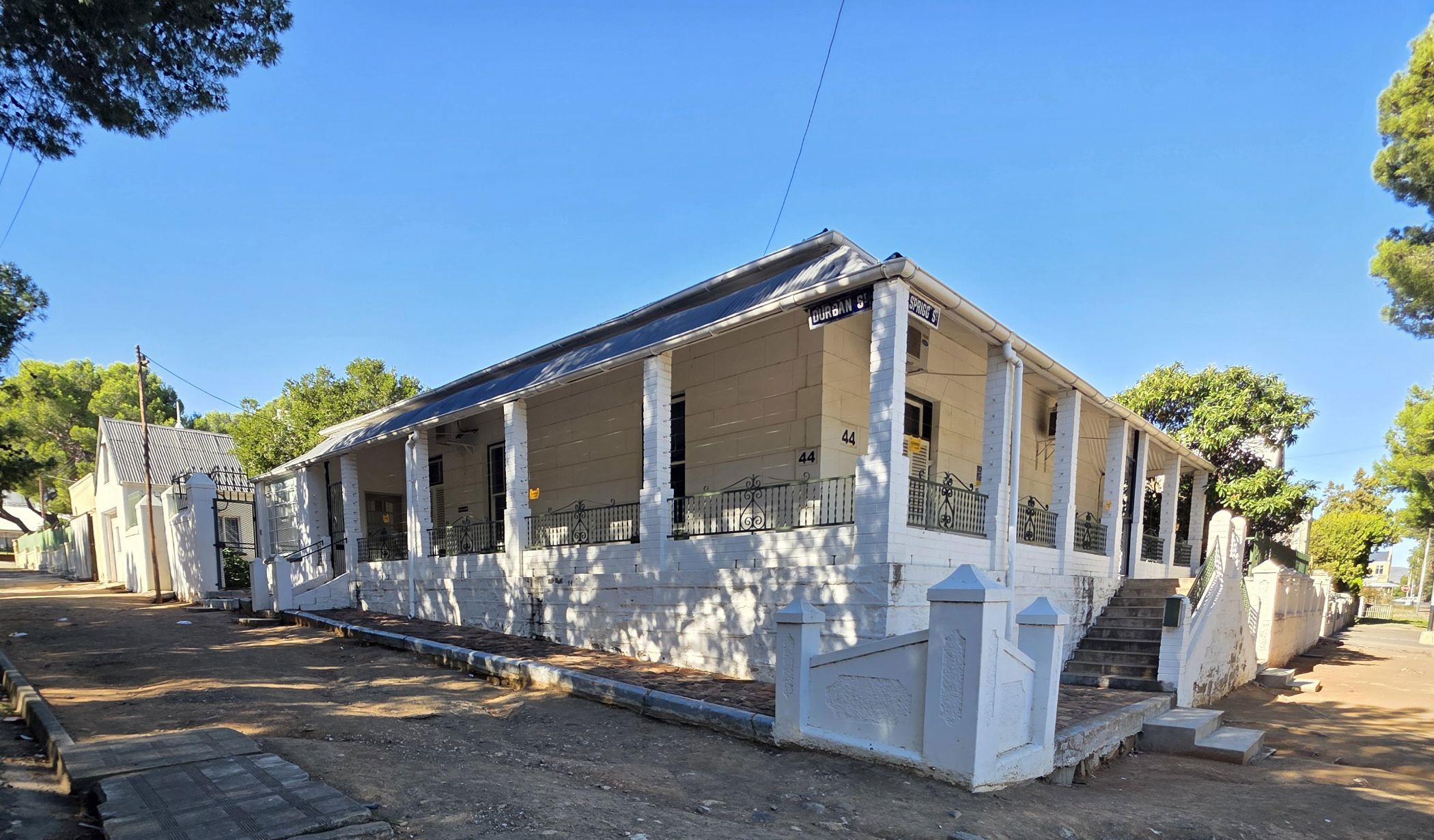 Commercial office for sale in Cradock - 1KK1703281