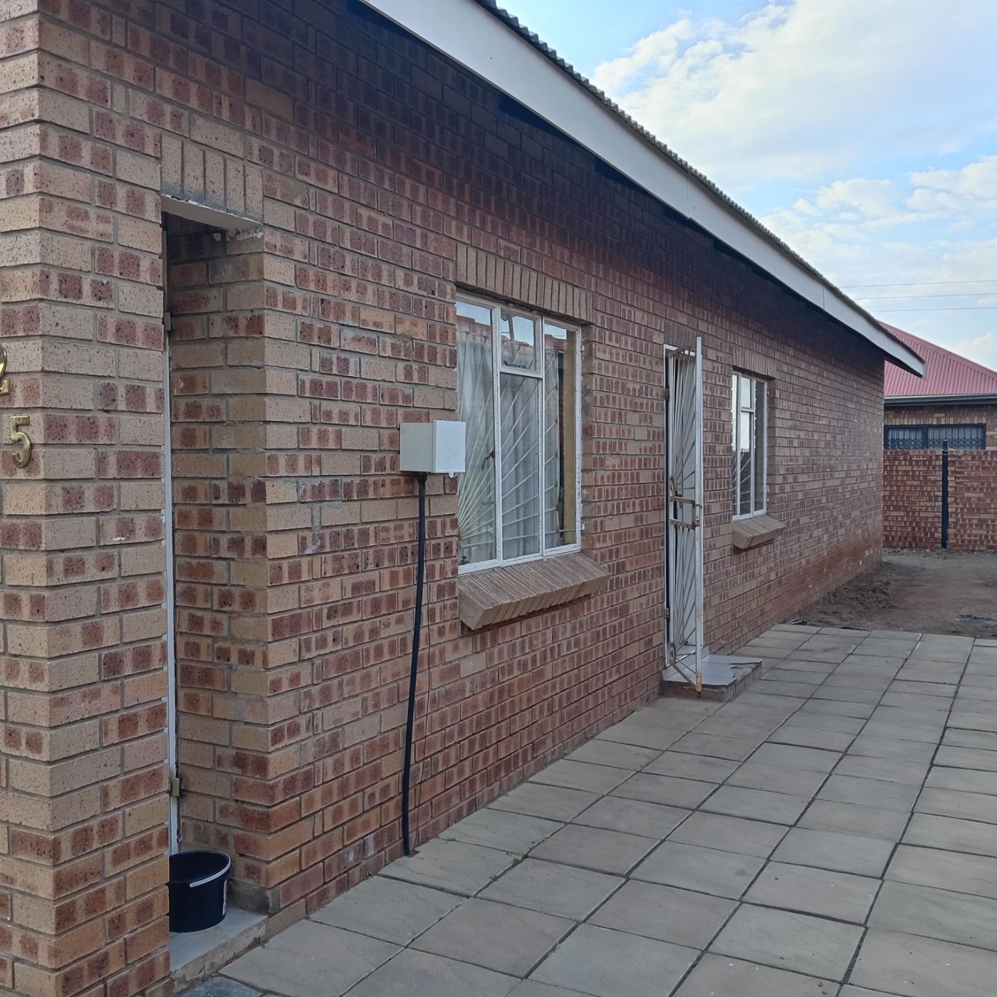 House sold in De Beers - 1KJ1704472