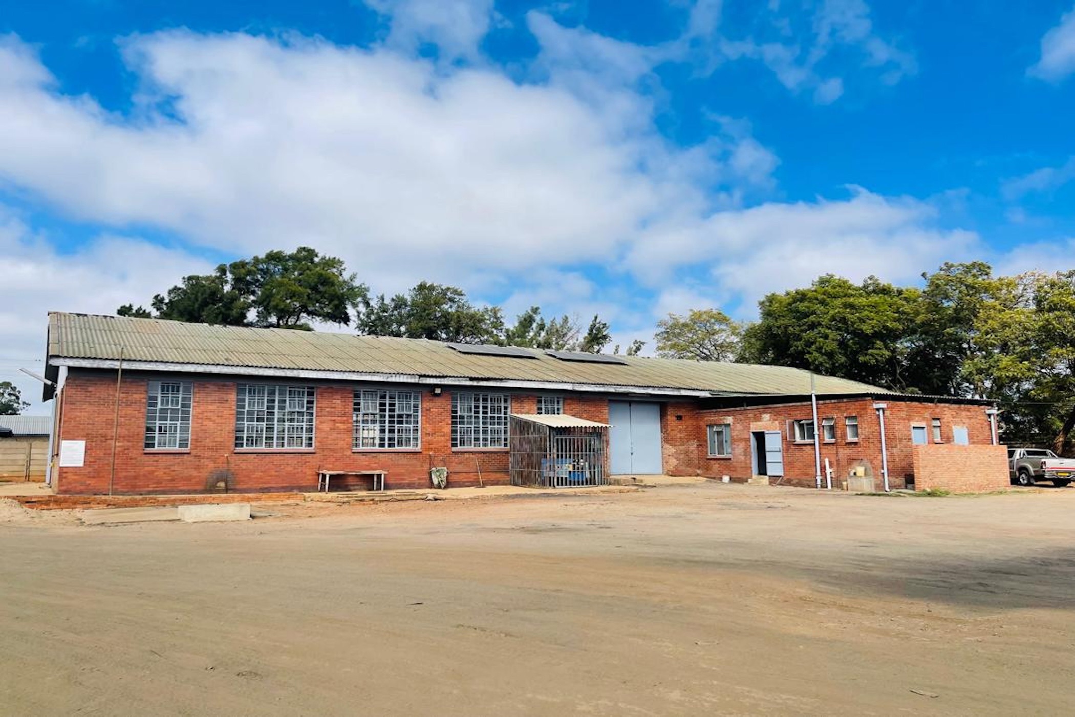 Commercial industrial property for sale in Bulawayo, Zimbabwe - 3ZB1703386