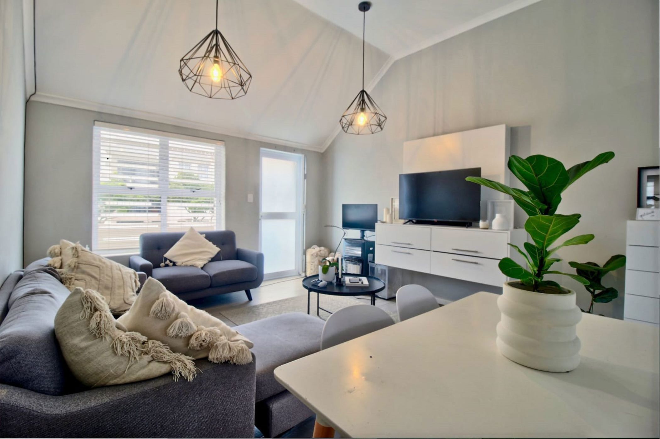 Apartment to rent in Edgemead - 1PLA1741494