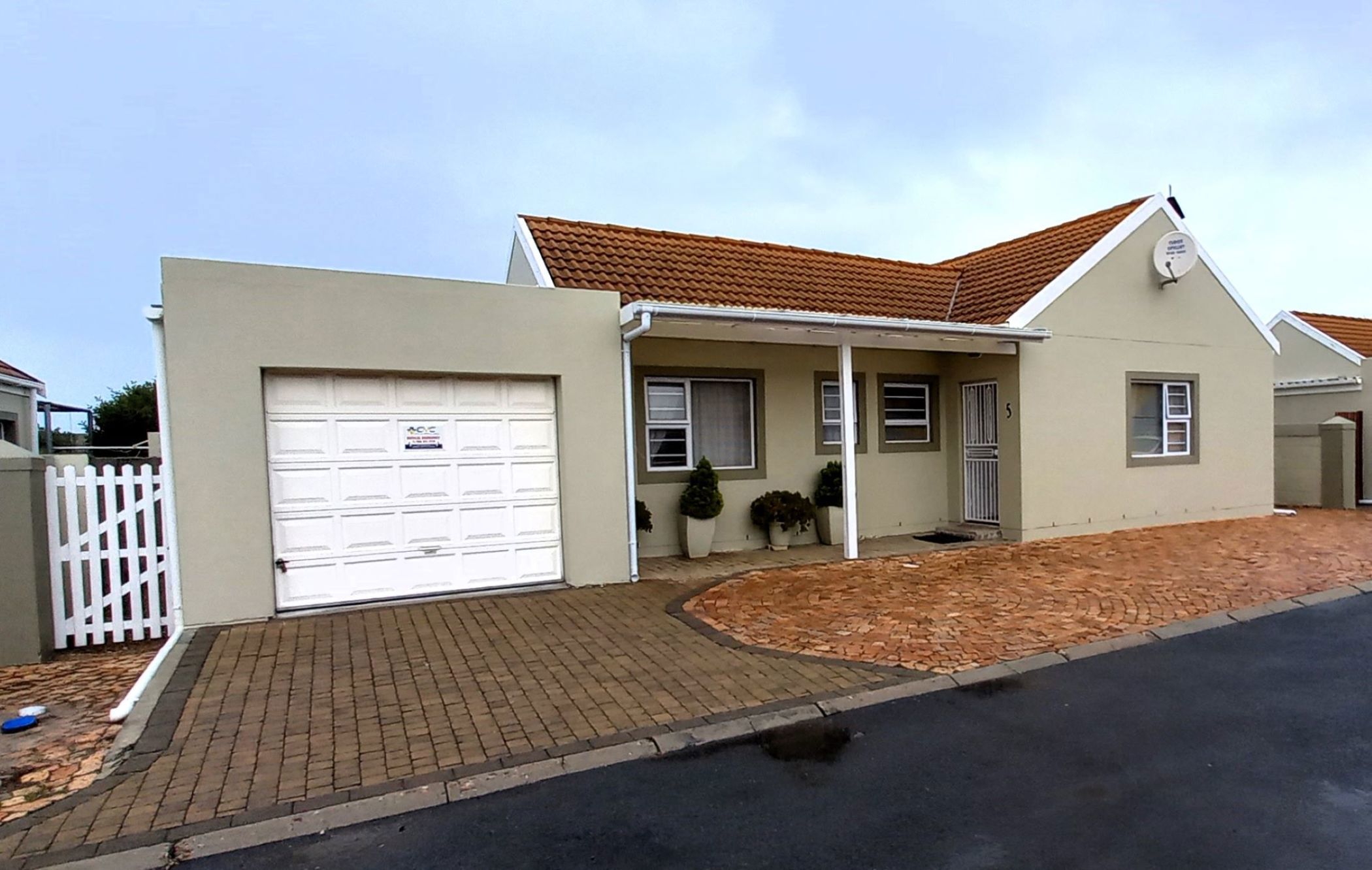 House for sale in Franskraal - 1SW1704666