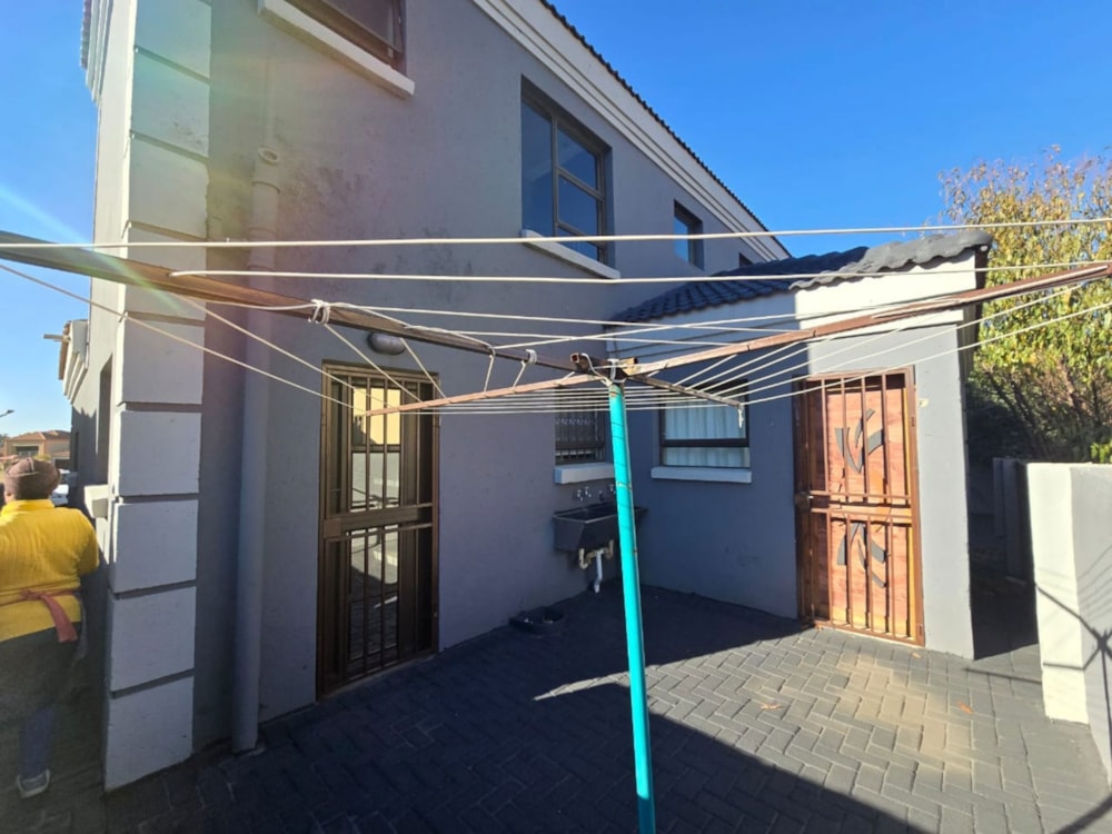 Double-storey house to rent in Reyno Ridge - 1WD1703998 Double-storey house to rent in Reyno Ridge - 1WD1703998