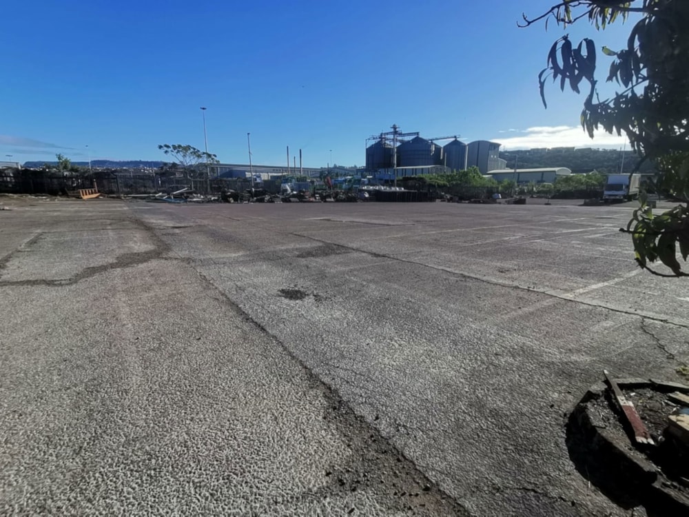 Commercial industrial property for sale in Phoenix, KwaZulu-Natal - 1DA1704060 Commercial industrial property for sale in Phoenix, KwaZulu-Natal - 1DA1704060
