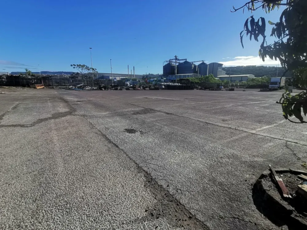 Commercial industrial property for sale in Phoenix, KwaZulu-Natal - 1DA1704060 Commercial industrial property for sale in Phoenix, KwaZulu-Natal - 1DA1704060